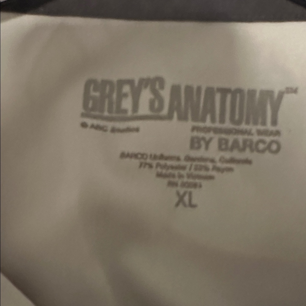 2 Grey's Anatomy Women's white Scrub Tops XL and 1 Dickies women’s scrub top XL - Picture 5 of 7